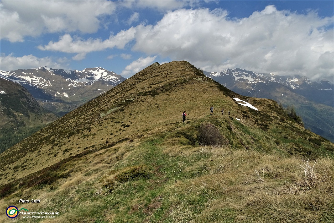 40 Dall'anticima passiamo alla cima del Gardena.JPG